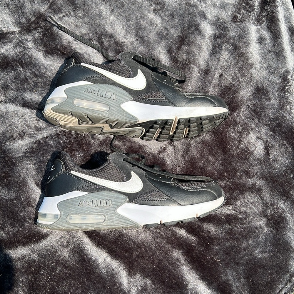 Nike Air Max Sneakers View 2